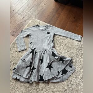 Very gently used NUNUNU star dress. Great condition! Size 3-4